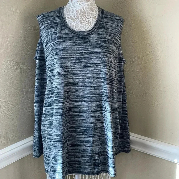 💜💜 Xersion Cold Shoulder Top - Picture 1 of 5